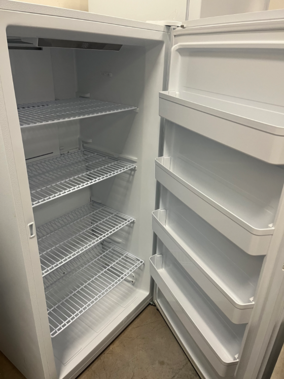 Hisense CFU17N6AWE - FREEZER at Doraville Store
