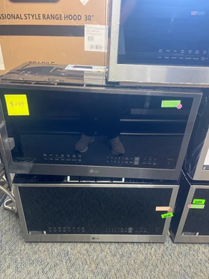 LG MVEL2033D - Microwave at Doraville Store