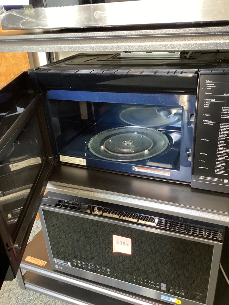 SAMSUNG ME21DG6300SR - Microwave at Doraville Store
