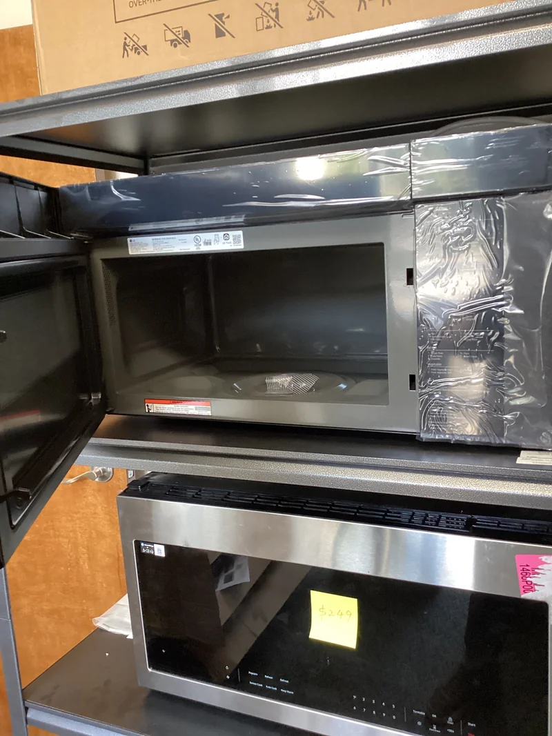 LG MVEL2033F - Microwave at Doraville Store