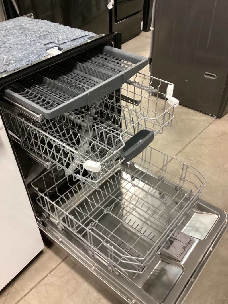 Bosch SHE53CE5N - Front Control Dishwasher at Doraville Store