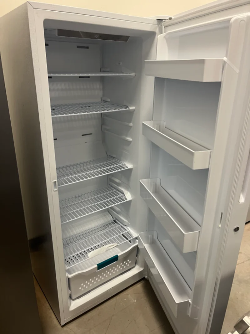 Hisense CFU14N6AWE - FREEZER at Doraville Store