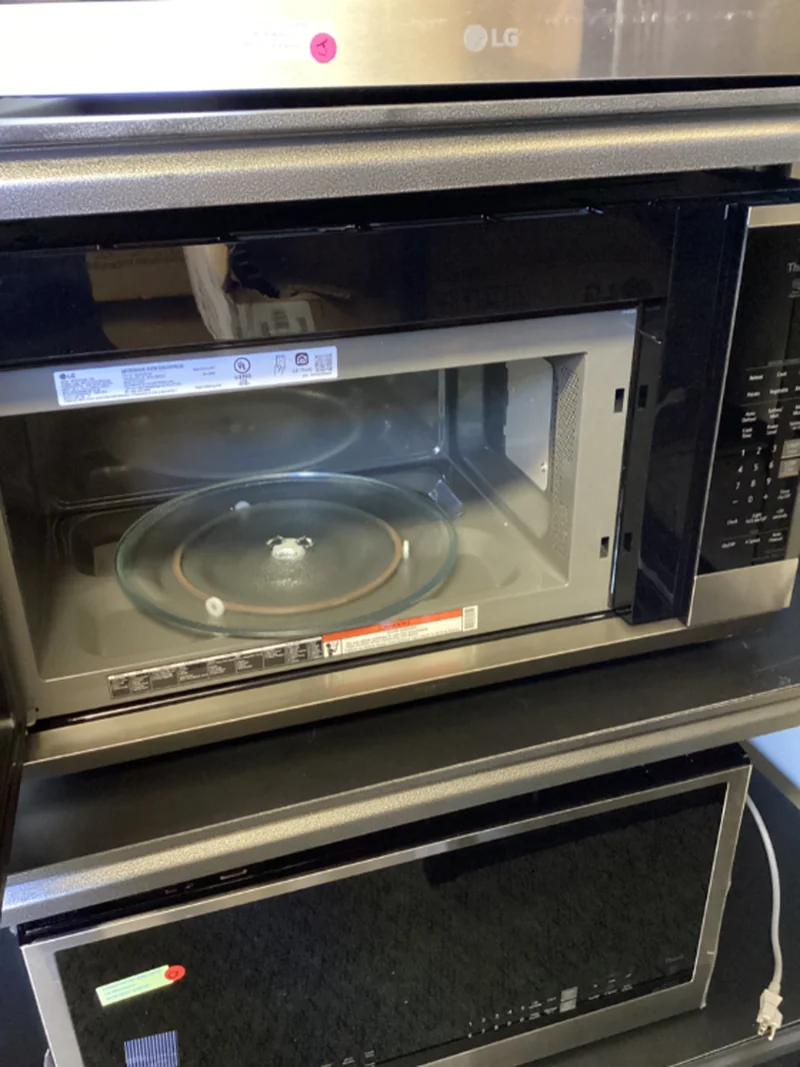 LG MVEL2125X - Microwave at Doraville Store