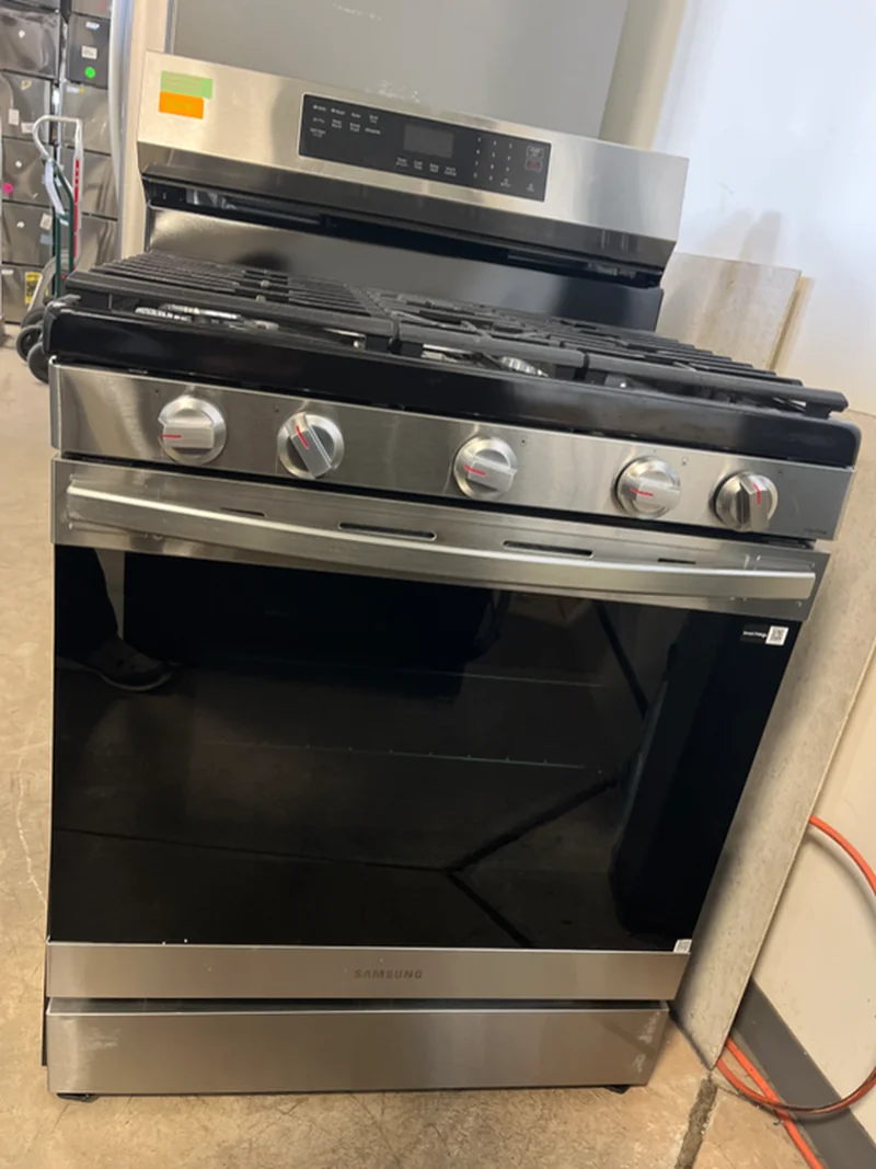 SAMSUNG NX60A6511SS - Gas Range at Doraville Store