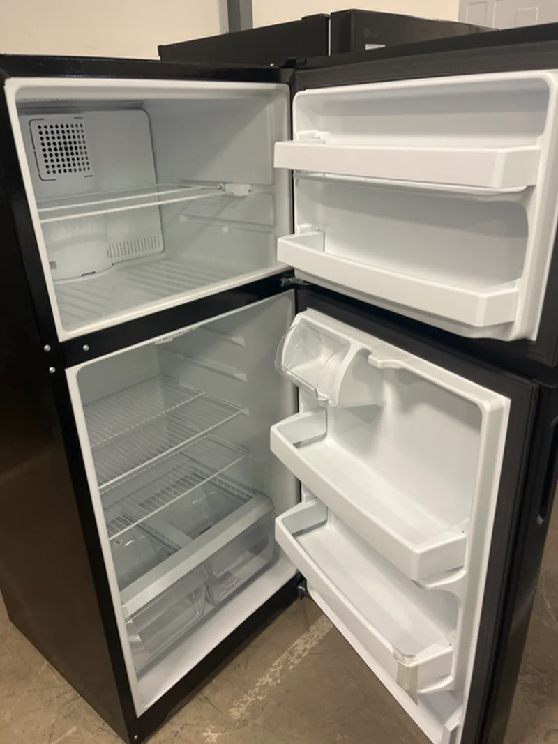 Hotpoint HPS16BTNRBB - Top Freezer Refrigerator at Doraville Store