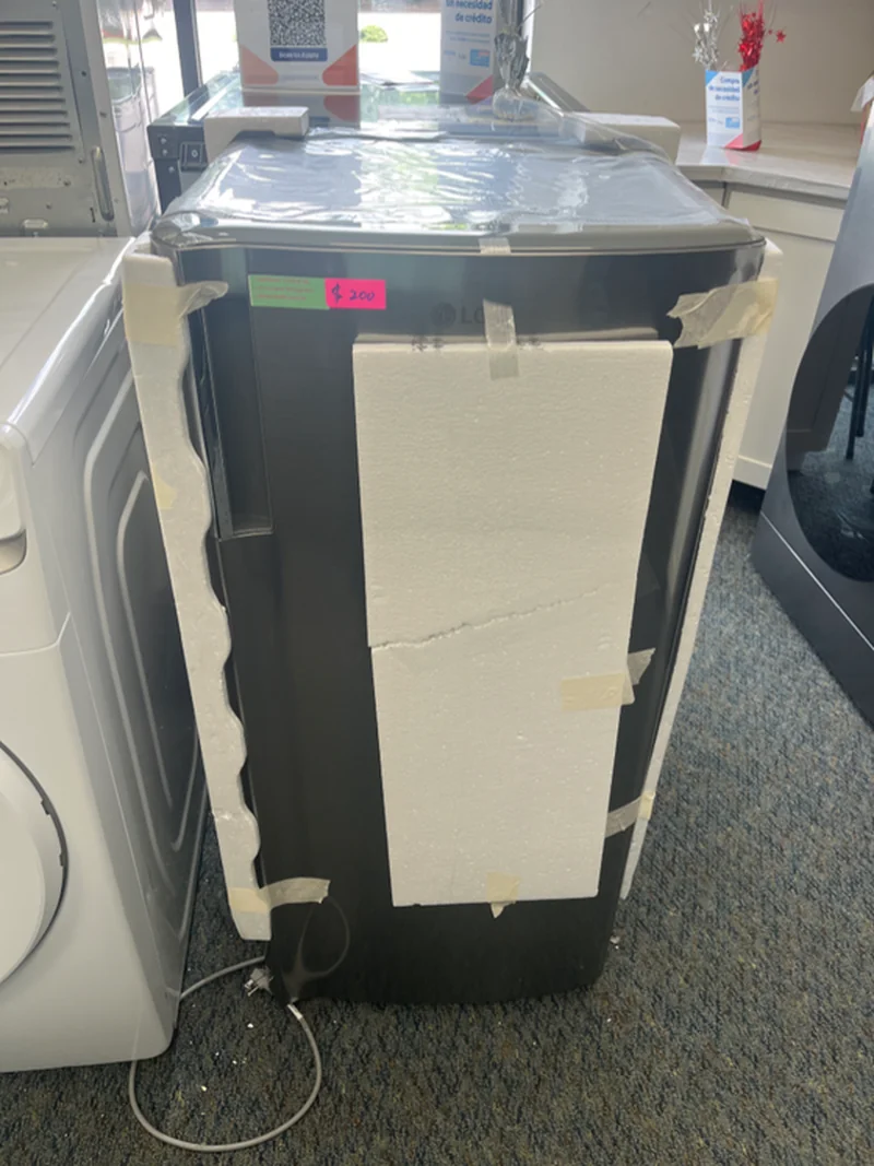 LG LRONC0605V - Compact Refrigerator at Doraville Store