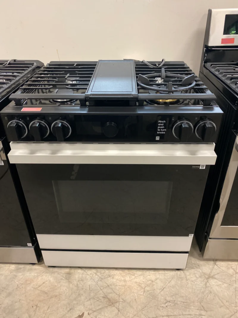 SAMSUNG NSG6DB870012 - Gas Range at Doraville Store