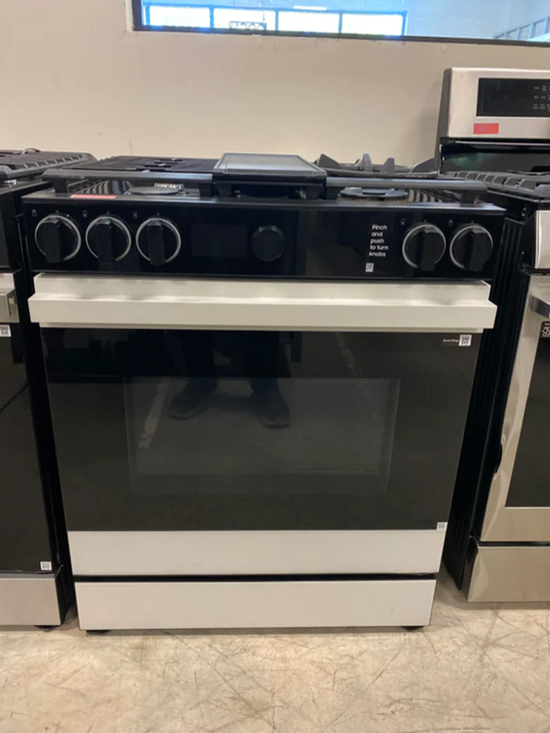 SAMSUNG NSG6DB870012 - Gas Range at Doraville Store